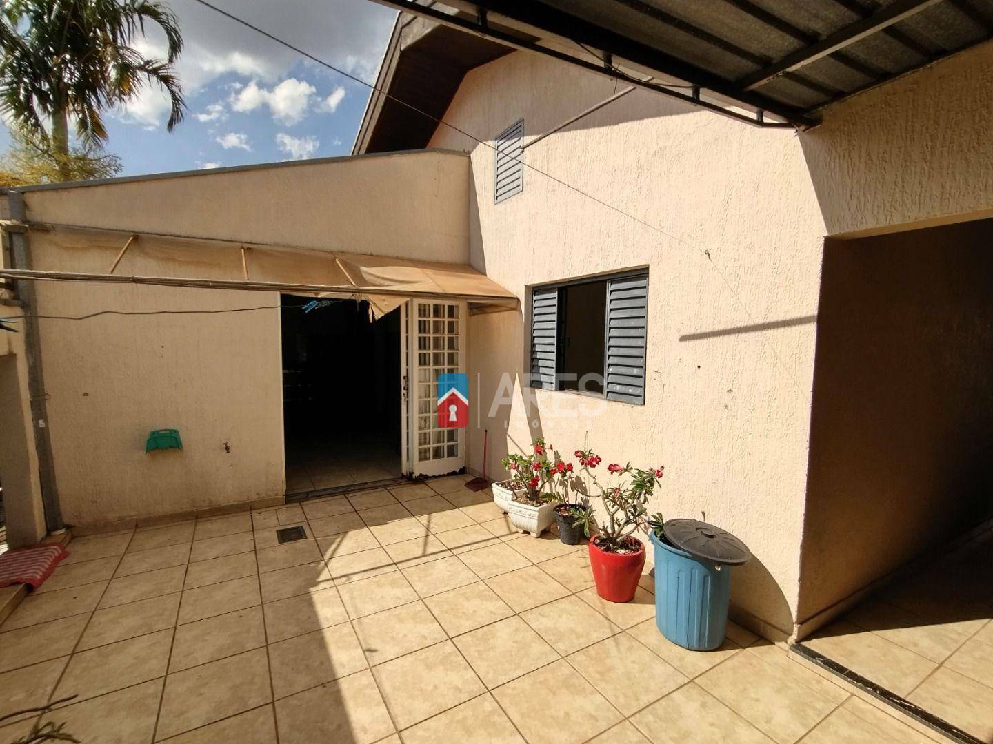 Casa à venda com 4 quartos, 300m² - Foto 17