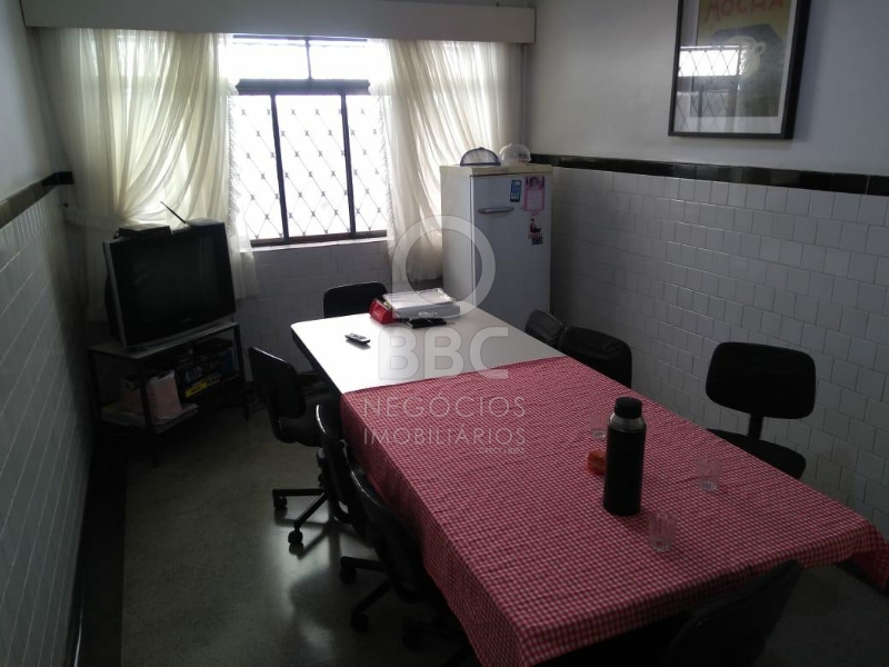 Sobrado à venda e aluguel com 3 quartos, 264m² - Foto 5