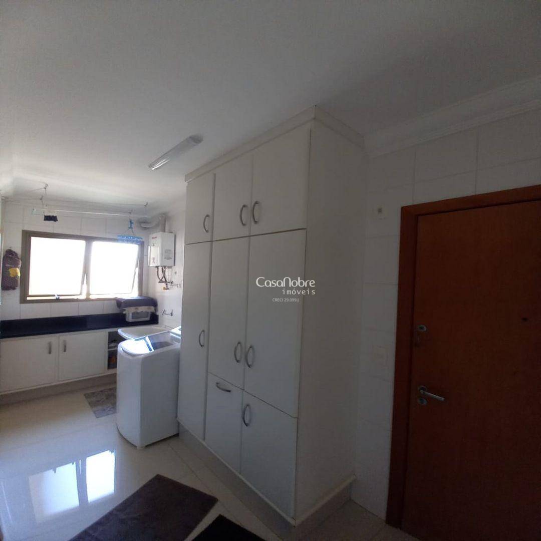 Apartamento à venda com 3 quartos, 137m² - Foto 12