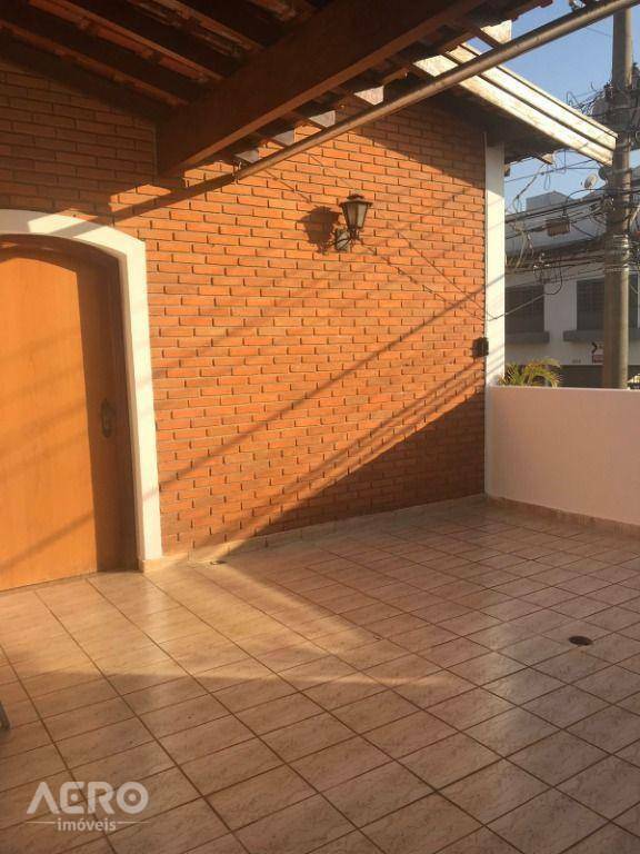 Casa à venda com 3 quartos, 200m² - Foto 14