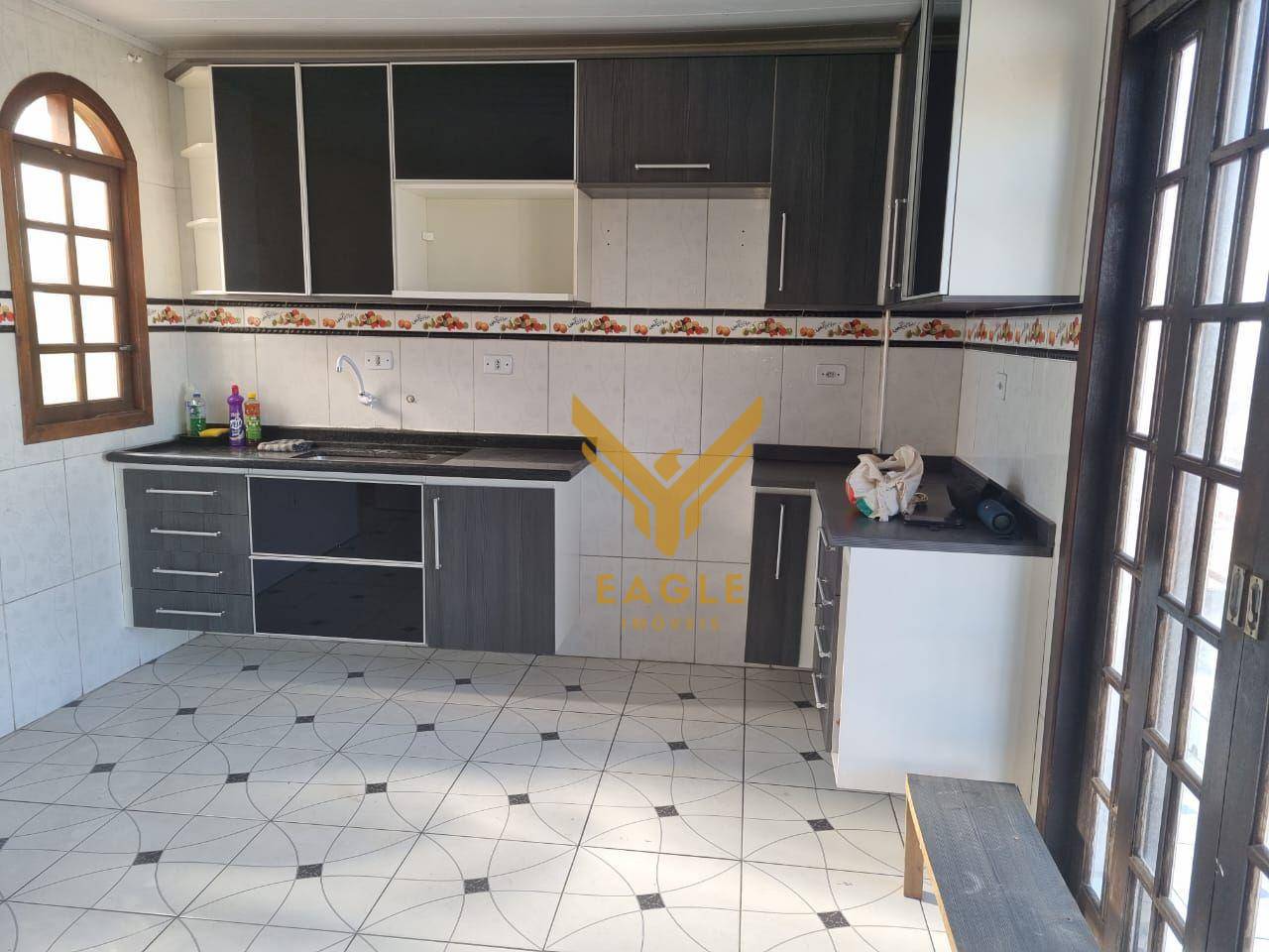 Sobrado à venda com 2 quartos, 270m² - Foto 8