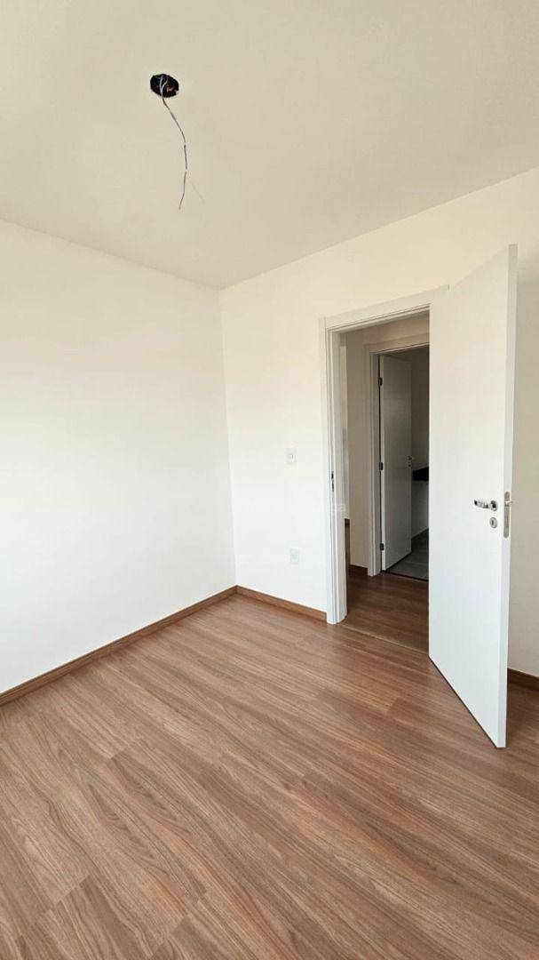 Apartamento à venda com 2 quartos, 67m² - Foto 11