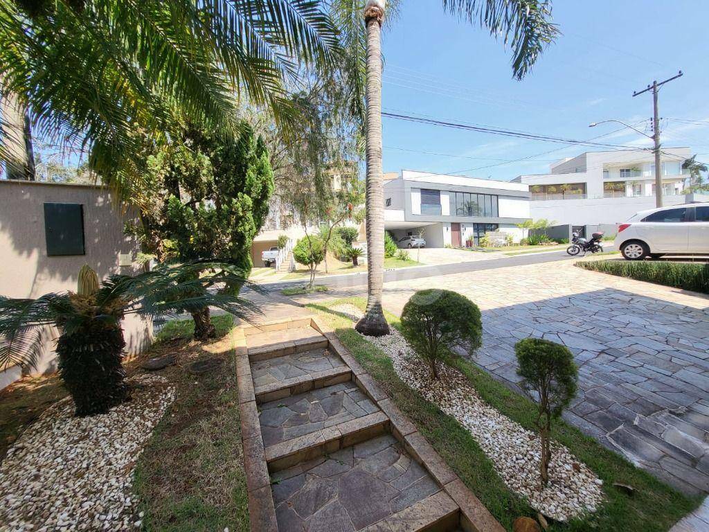 Casa de Condomínio para alugar com 4 quartos, 258m² - Foto 44