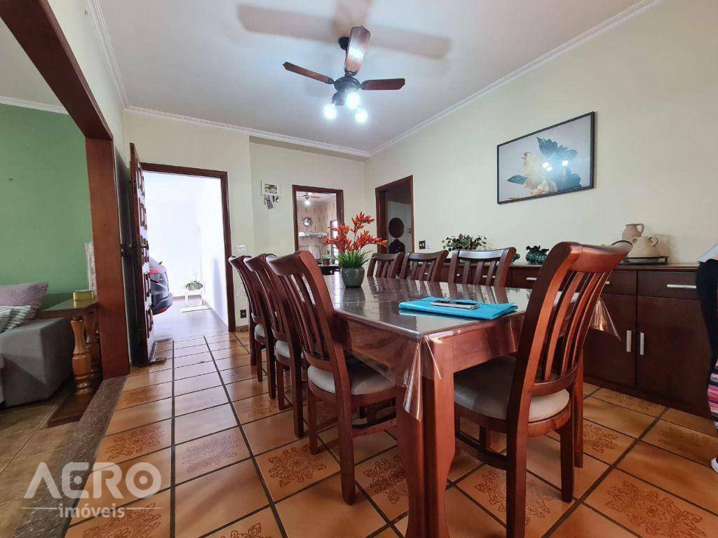 Casa à venda com 3 quartos, 280m² - Foto 8