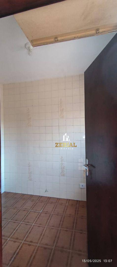 Casa para alugar com 4 quartos, 290m² - Foto 26