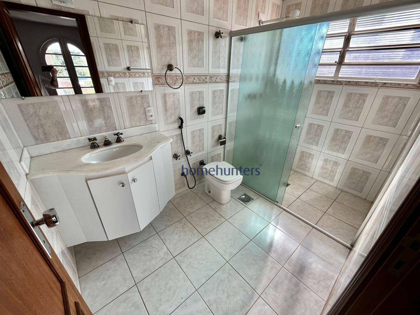 Casa para alugar com 5 quartos, 328m² - Foto 16