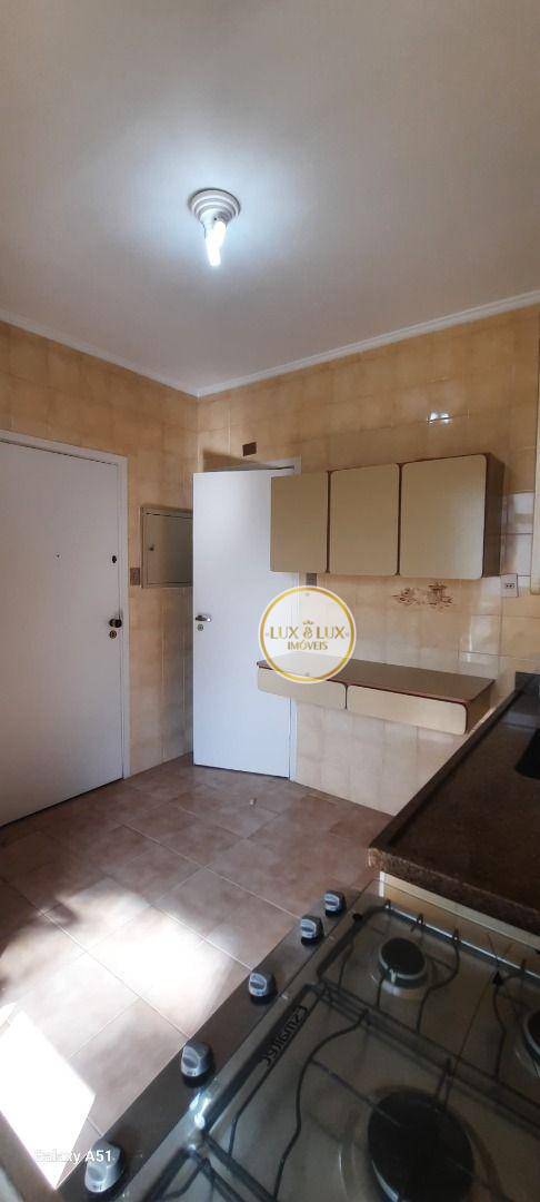 Apartamento à venda com 3 quartos, 200m² - Foto 3