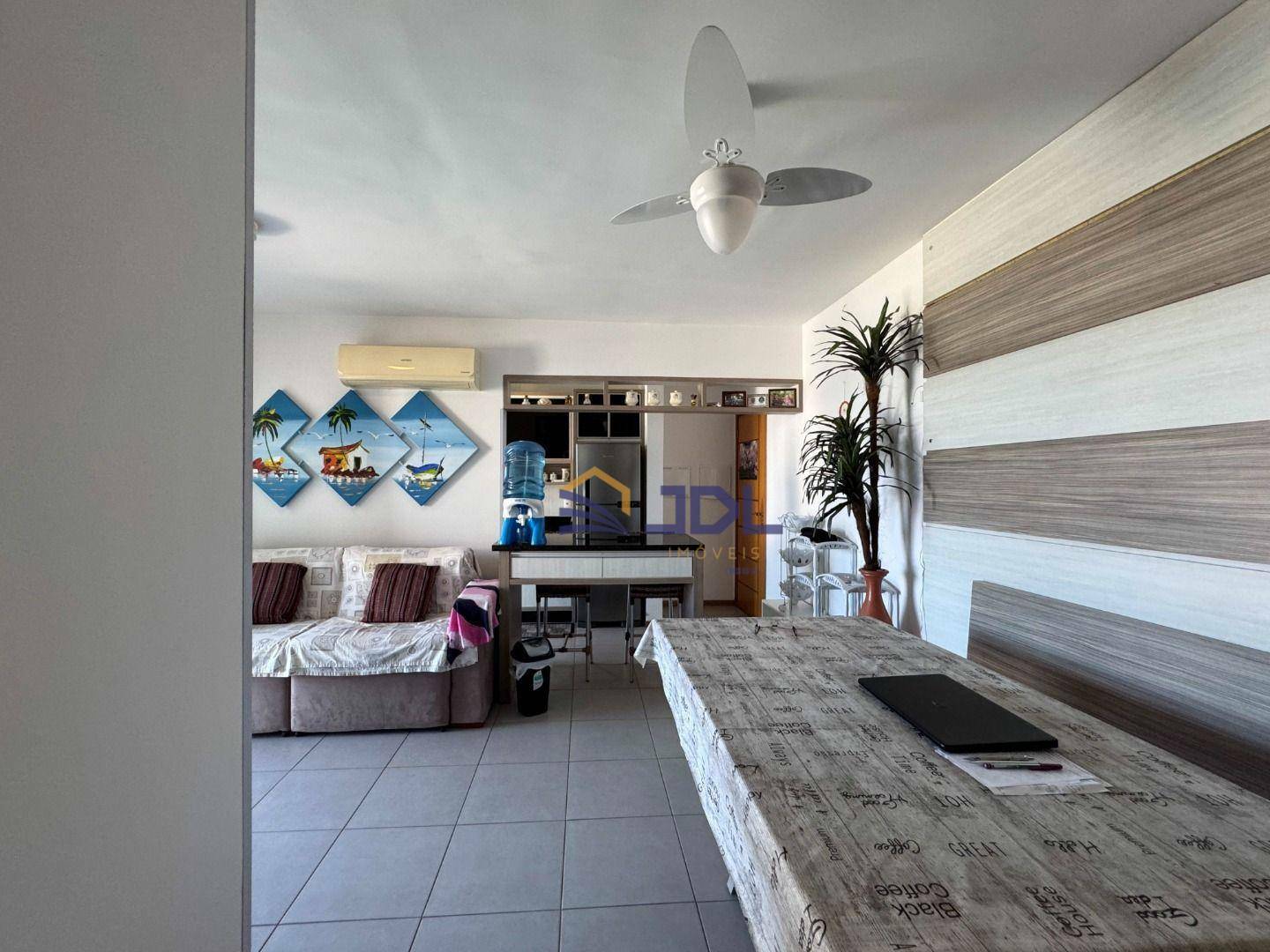 Apartamento à venda com 2 quartos, 70m² - Foto 3