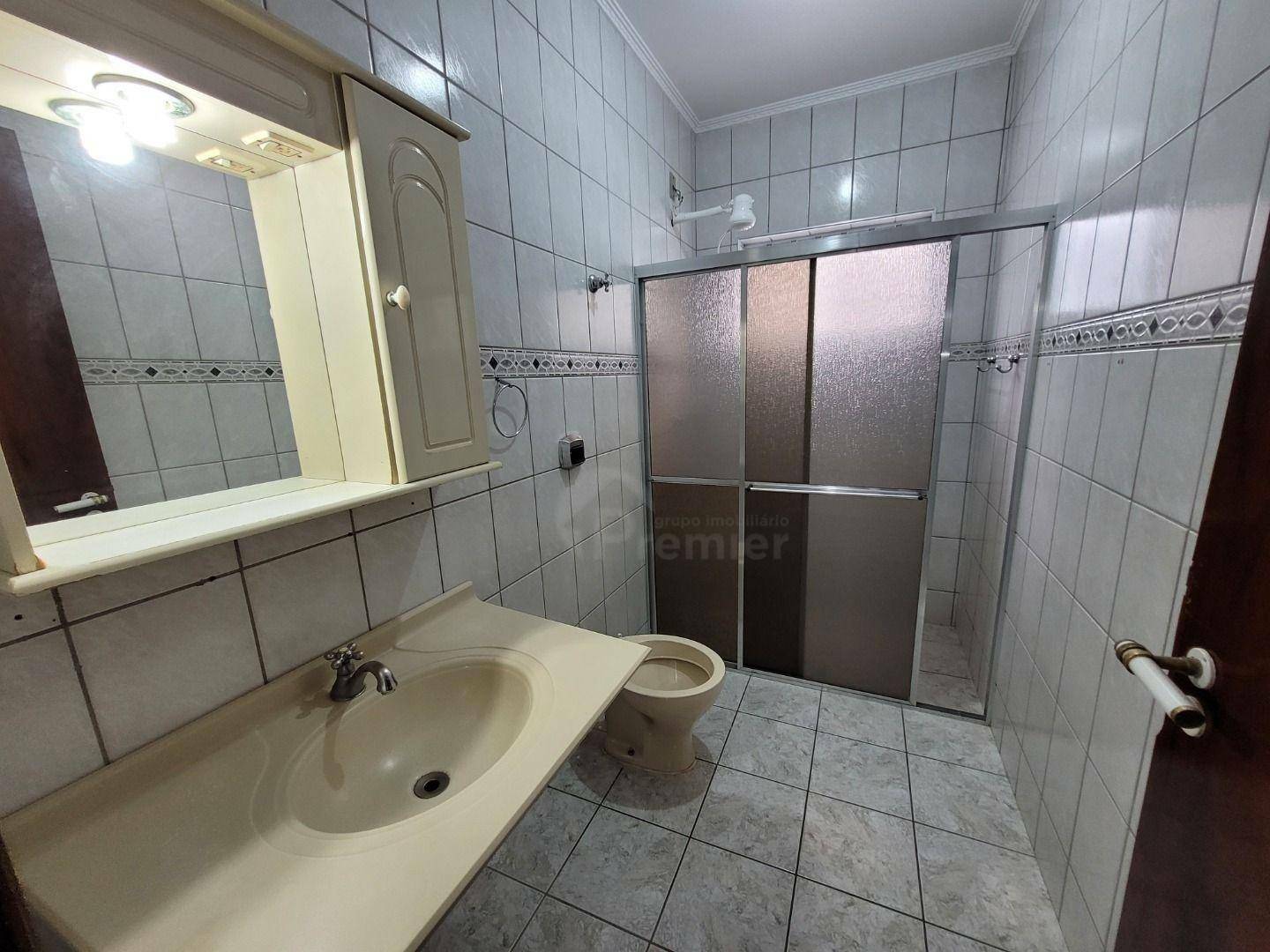 Casa para alugar com 4 quartos, 206m² - Foto 25