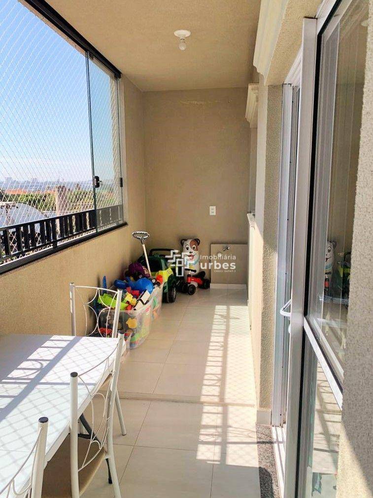 Apartamento à venda com 2 quartos, 70m² - Foto 2