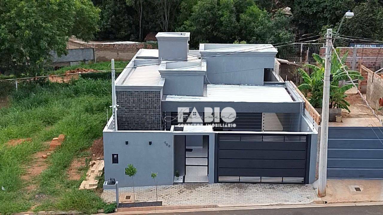 Casa à venda com 3 quartos, 125m² - Foto 1