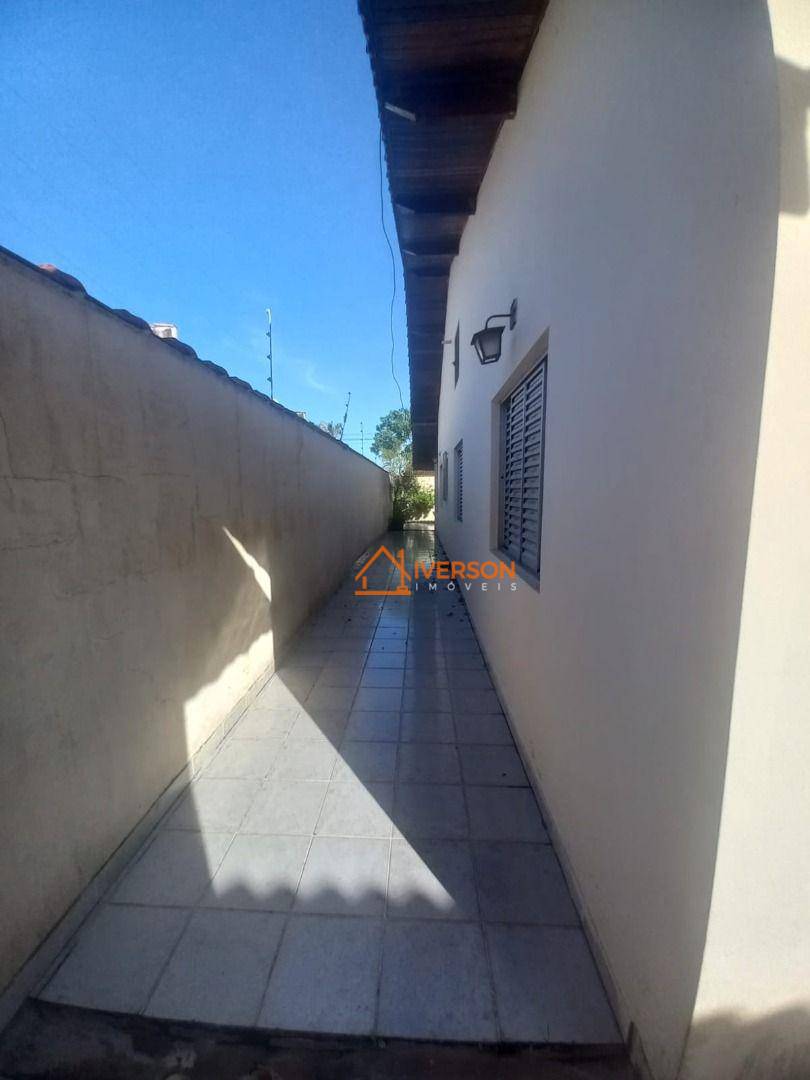 Casa à venda com 3 quartos, 180m² - Foto 13