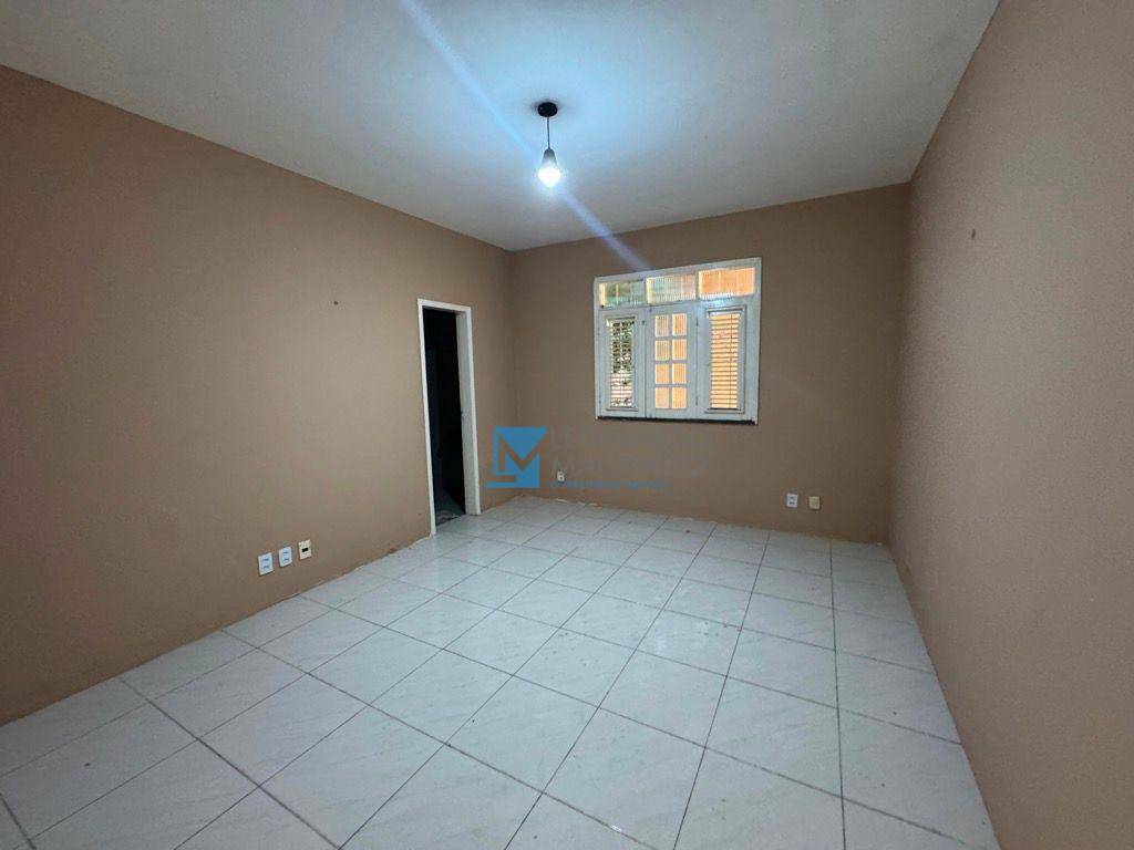 Casa à venda com 4 quartos, 250m² - Foto 9