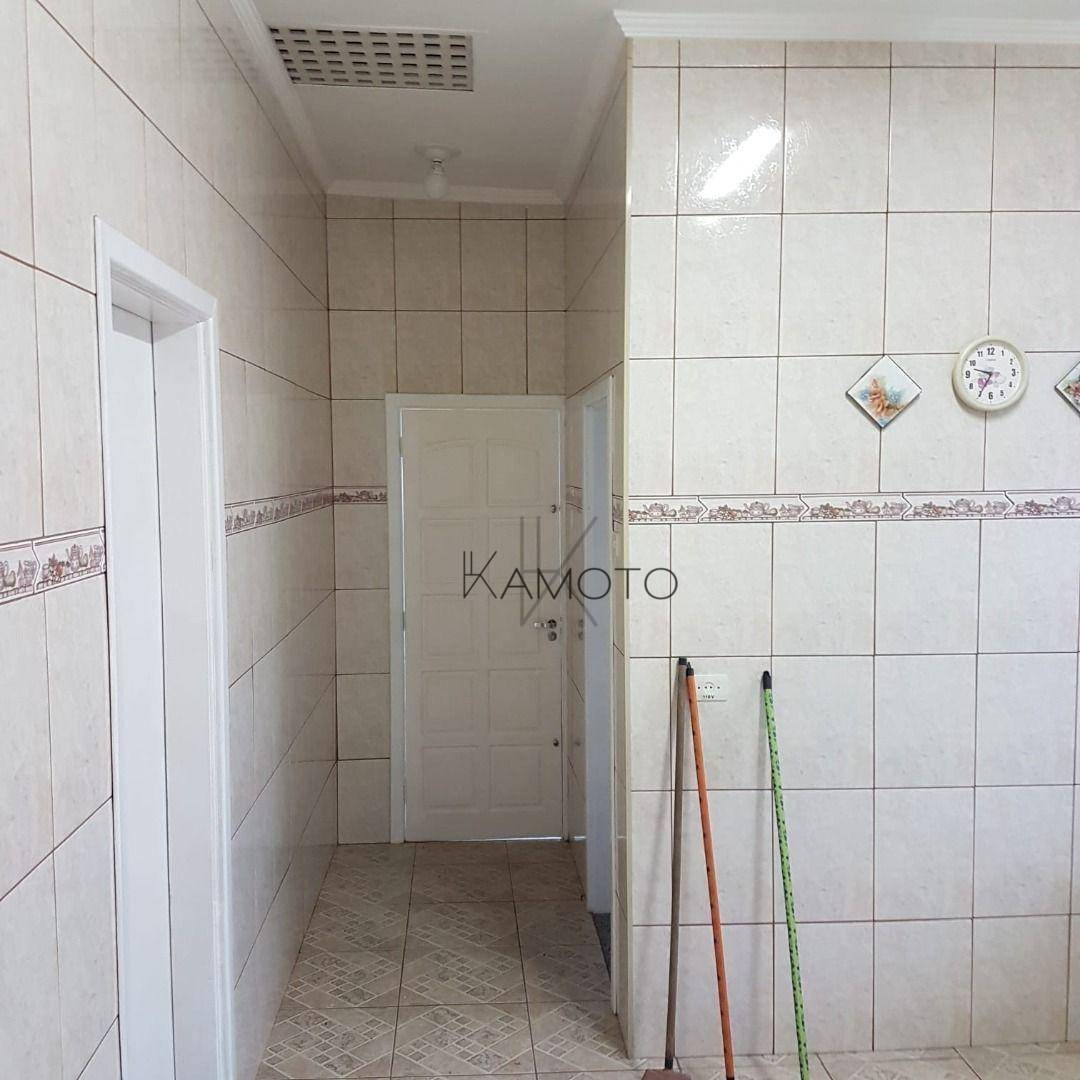 Casa à venda com 3 quartos, 220m² - Foto 12