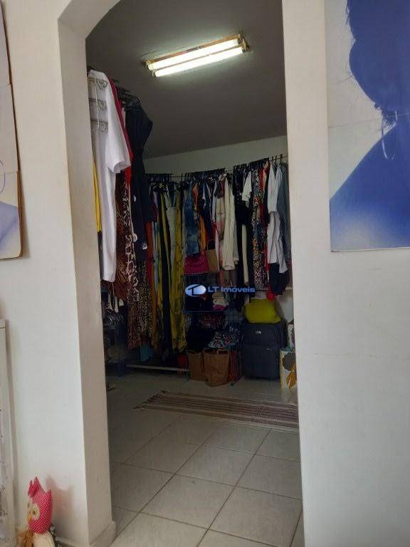 Casa, 4 quartos, 228 m² - Foto 4