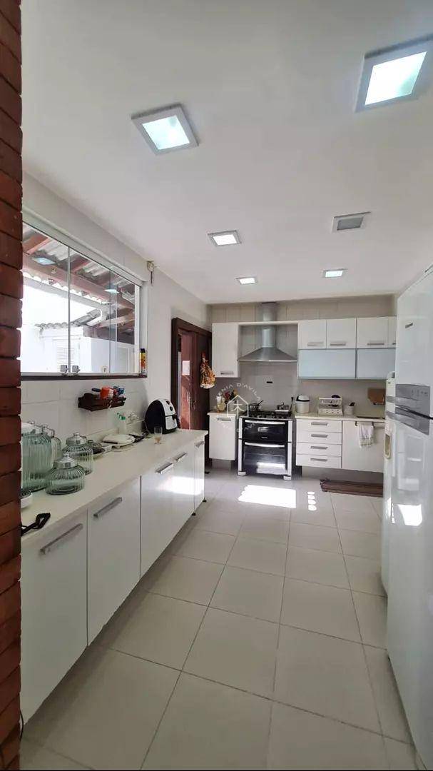 Casa de Condomínio à venda com 4 quartos, 550m² - Foto 16