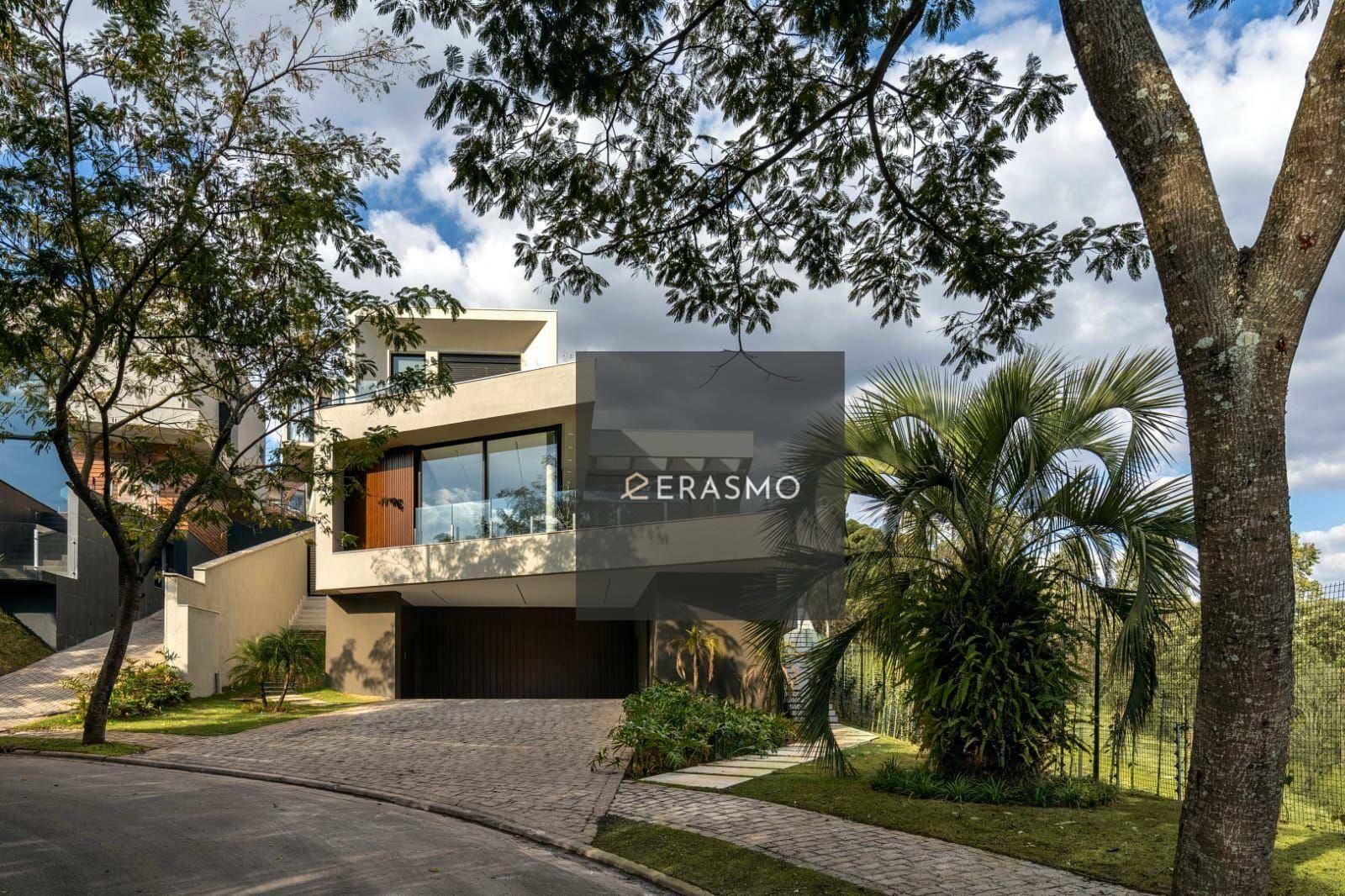 Casa de Condomínio à venda com 4 quartos, 453m² - Foto 1