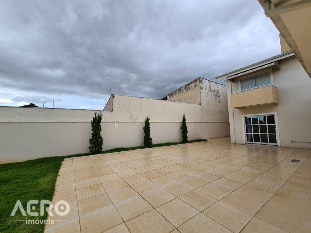 Casa à venda com 3 quartos, 275m² - Foto 22