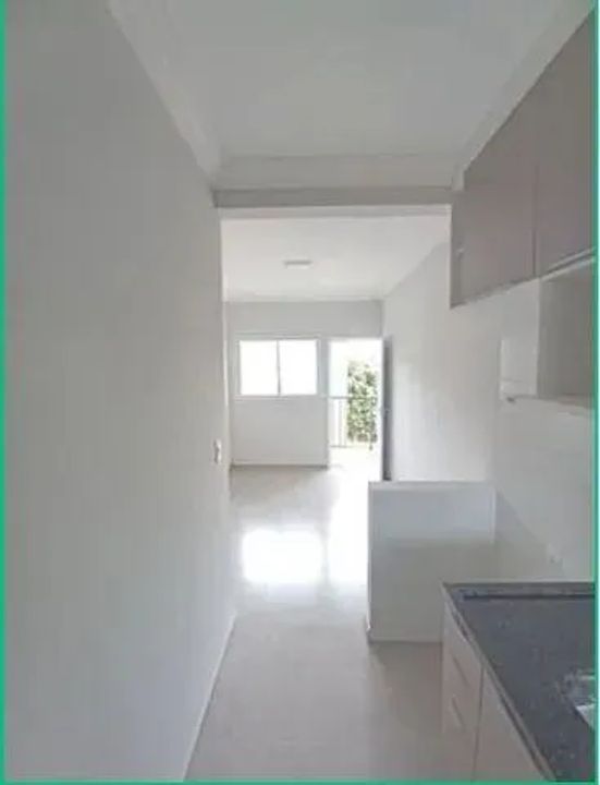 Apartamento à venda com 2 quartos, 47m² - Foto 2