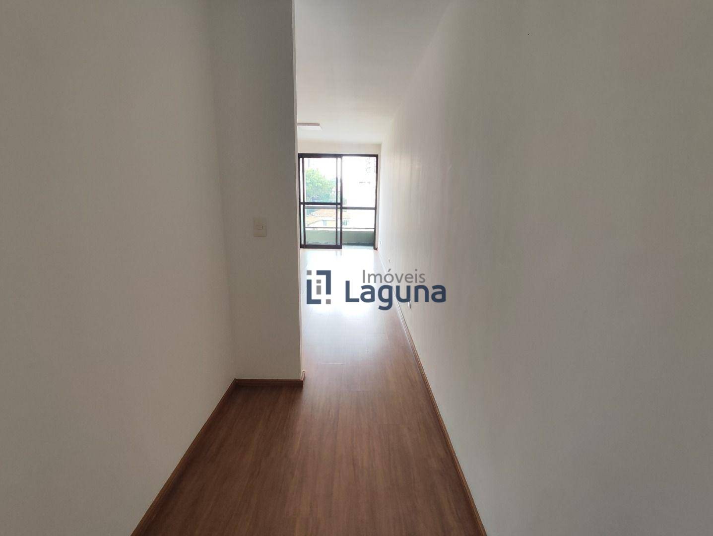 Apartamento para alugar com 3 quartos, 101m² - Foto 14