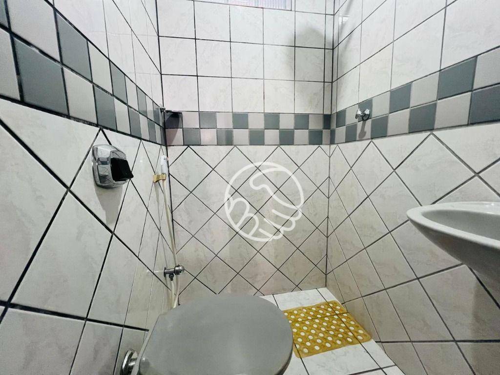 Apartamento para alugar com 3 quartos, 105m² - Foto 13