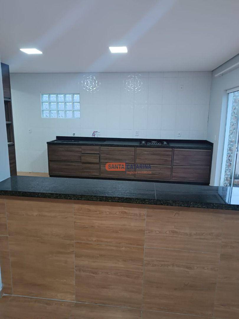 Casa à venda com 2 quartos, 200m² - Foto 15