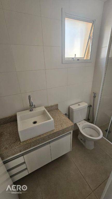 Apartamento para alugar com 2 quartos, 77m² - Foto 2