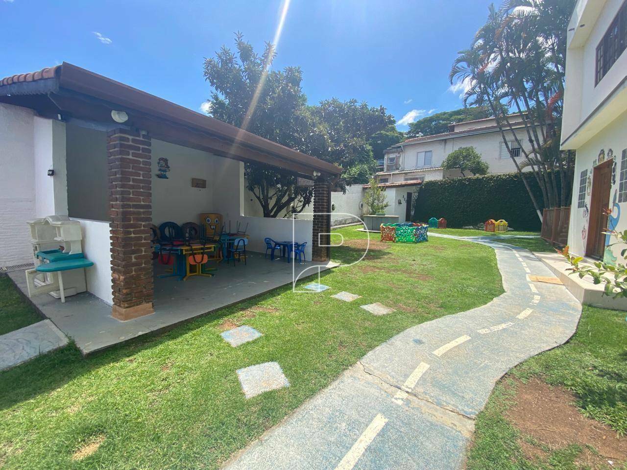 Casa à venda com 4 quartos, 240m² - Foto 24