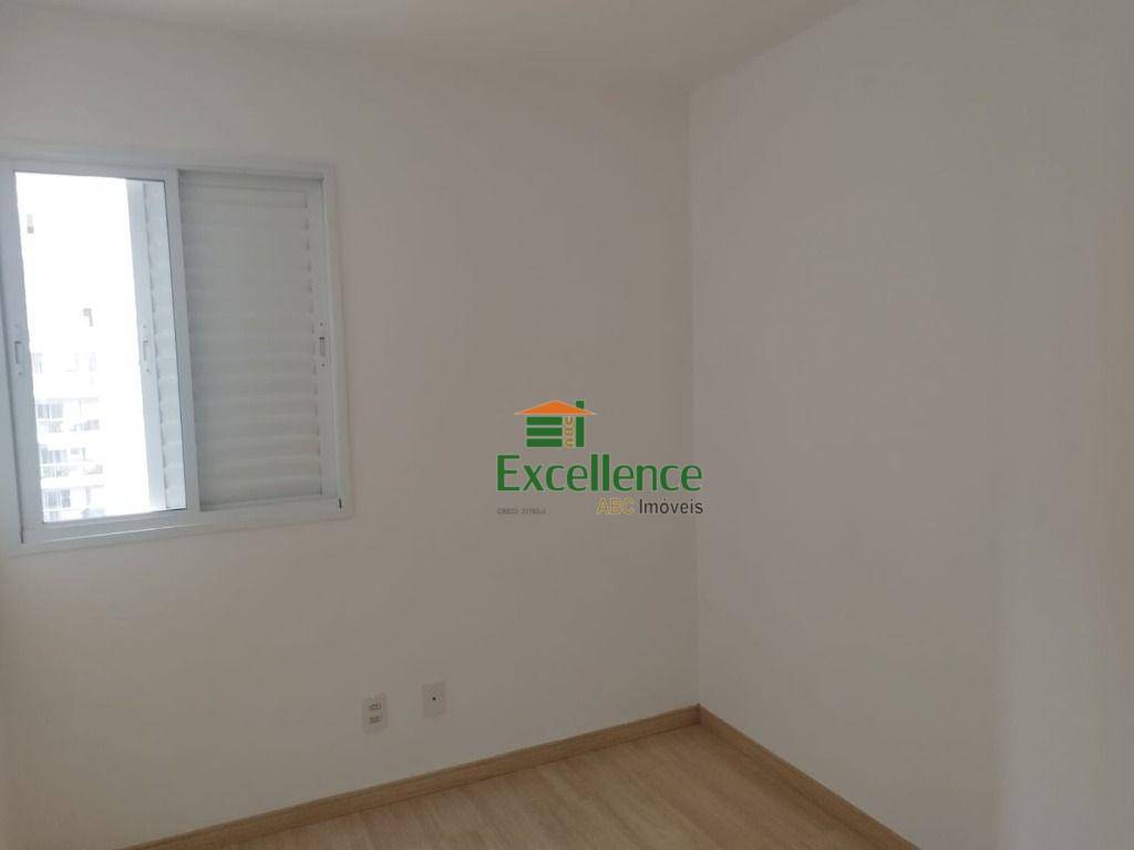 Apartamento para alugar com 3 quartos, 82m² - Foto 13