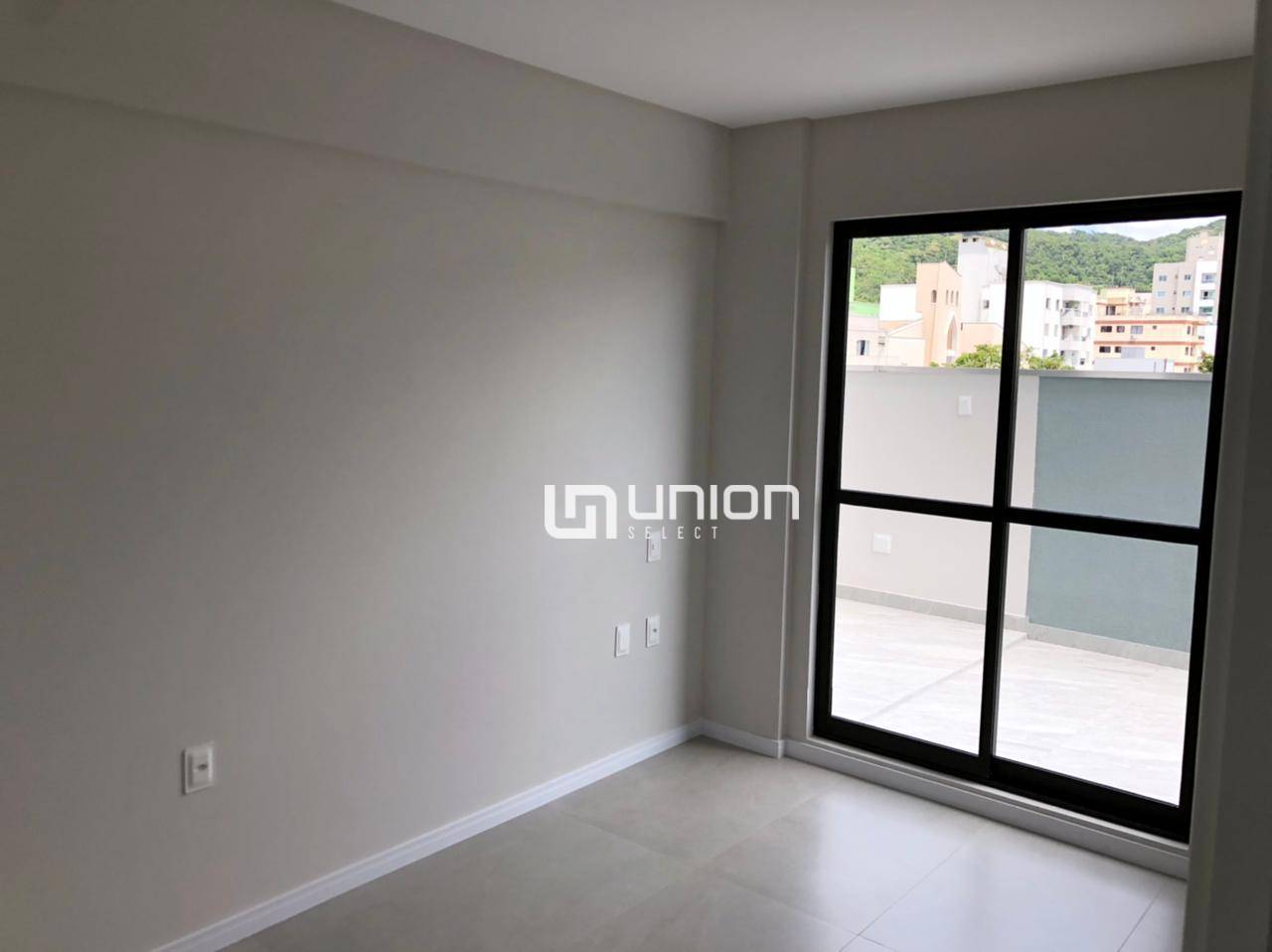 Apartamento à venda com 2 quartos, 84m² - Foto 4