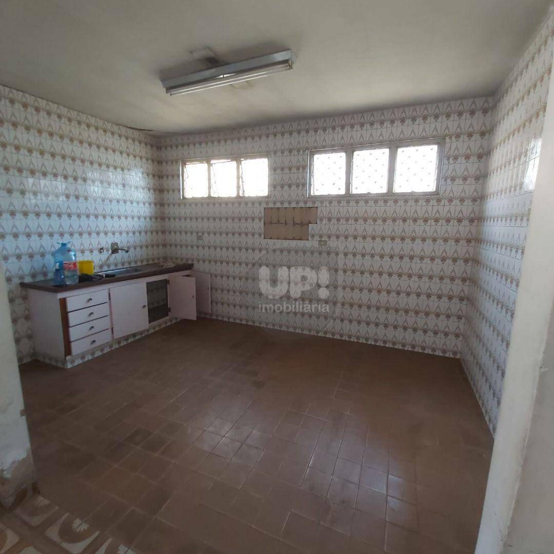 Casa à venda com 2 quartos, 140m² - Foto 1