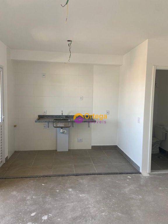 Apartamento à venda com 3 quartos, 75m² - Foto 4