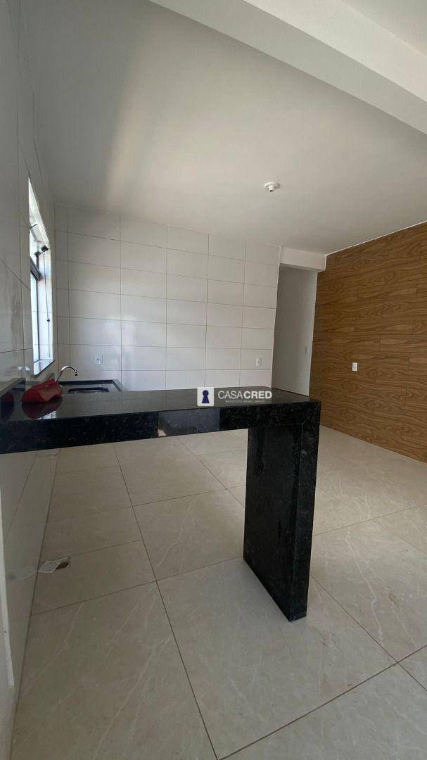 Casa à venda com 2 quartos, 65m² - Foto 1