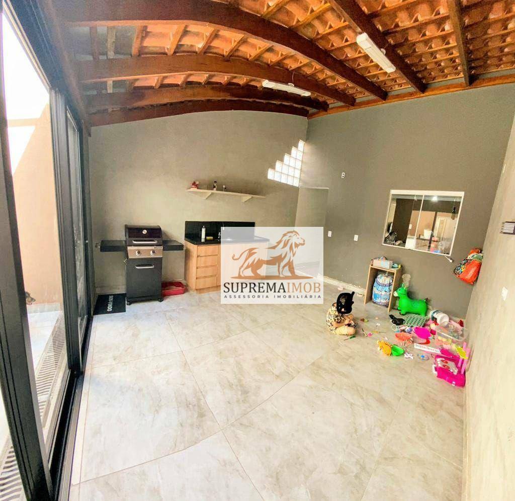 Casa à venda com 2 quartos, 140m² - Foto 1