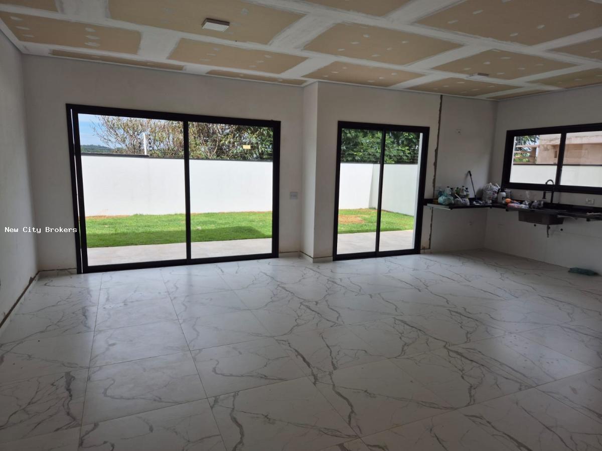 Sobrado à venda com 3 quartos, 300m² - Foto 3