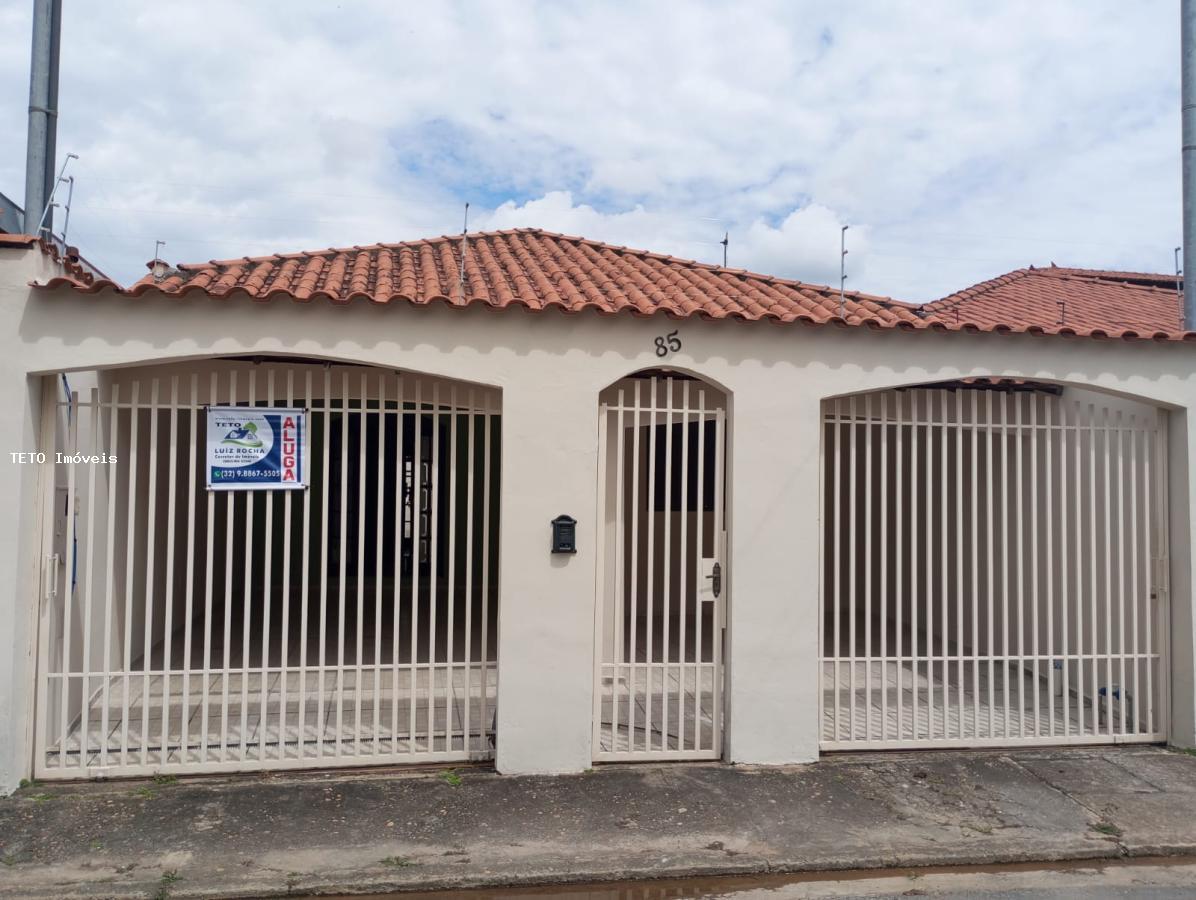 Casa para alugar com 3 quartos, 300m² - Foto 1