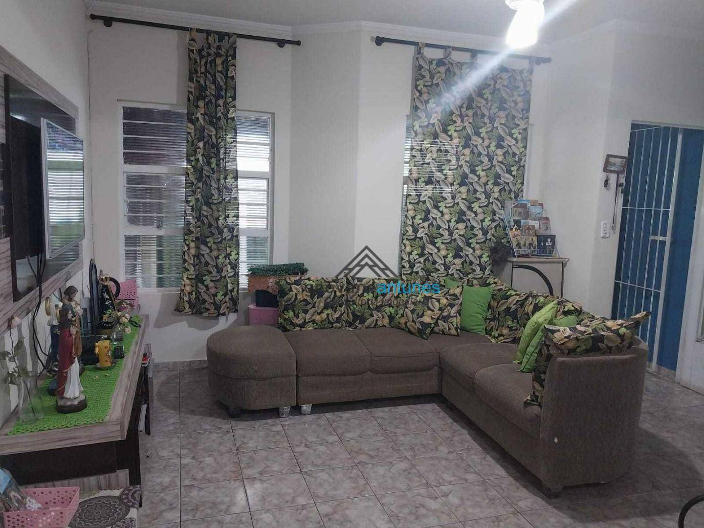 Casa à venda com 3 quartos, 110m² - Foto 4