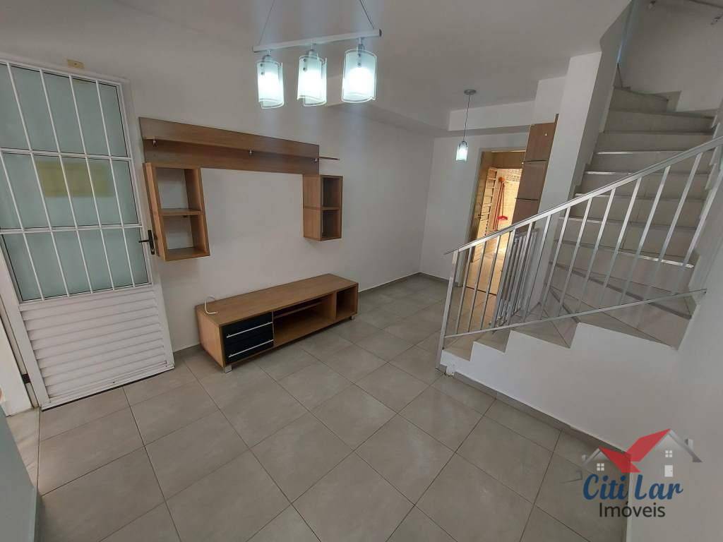 Sobrado para alugar com 2 quartos, 54m² - Foto 1