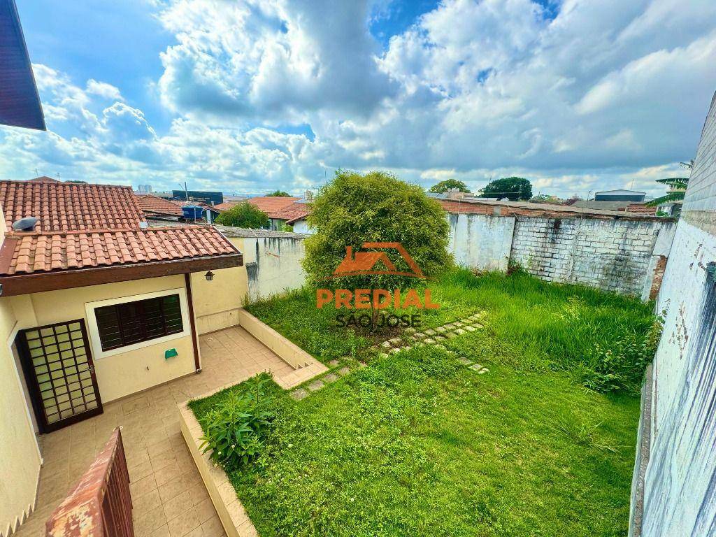 Sobrado à venda com 3 quartos, 400m² - Foto 35