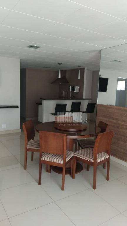 Apartamento à venda com 2 quartos, 65m² - Foto 33