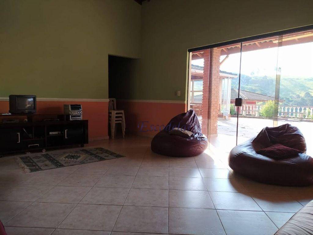 Chácara à venda com 4 quartos, 250m² - Foto 9