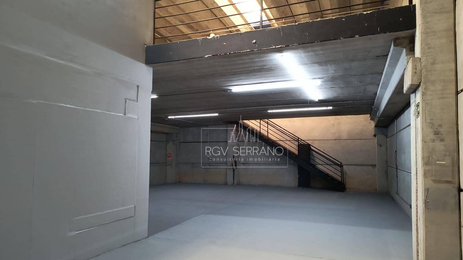 Depósito-Galpão-Armazém para alugar, 360m² - Foto 1