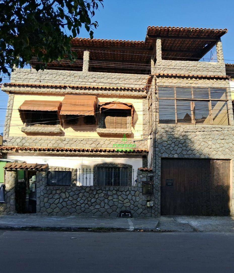 Casa à venda com 6 quartos, 449m² - Foto 2