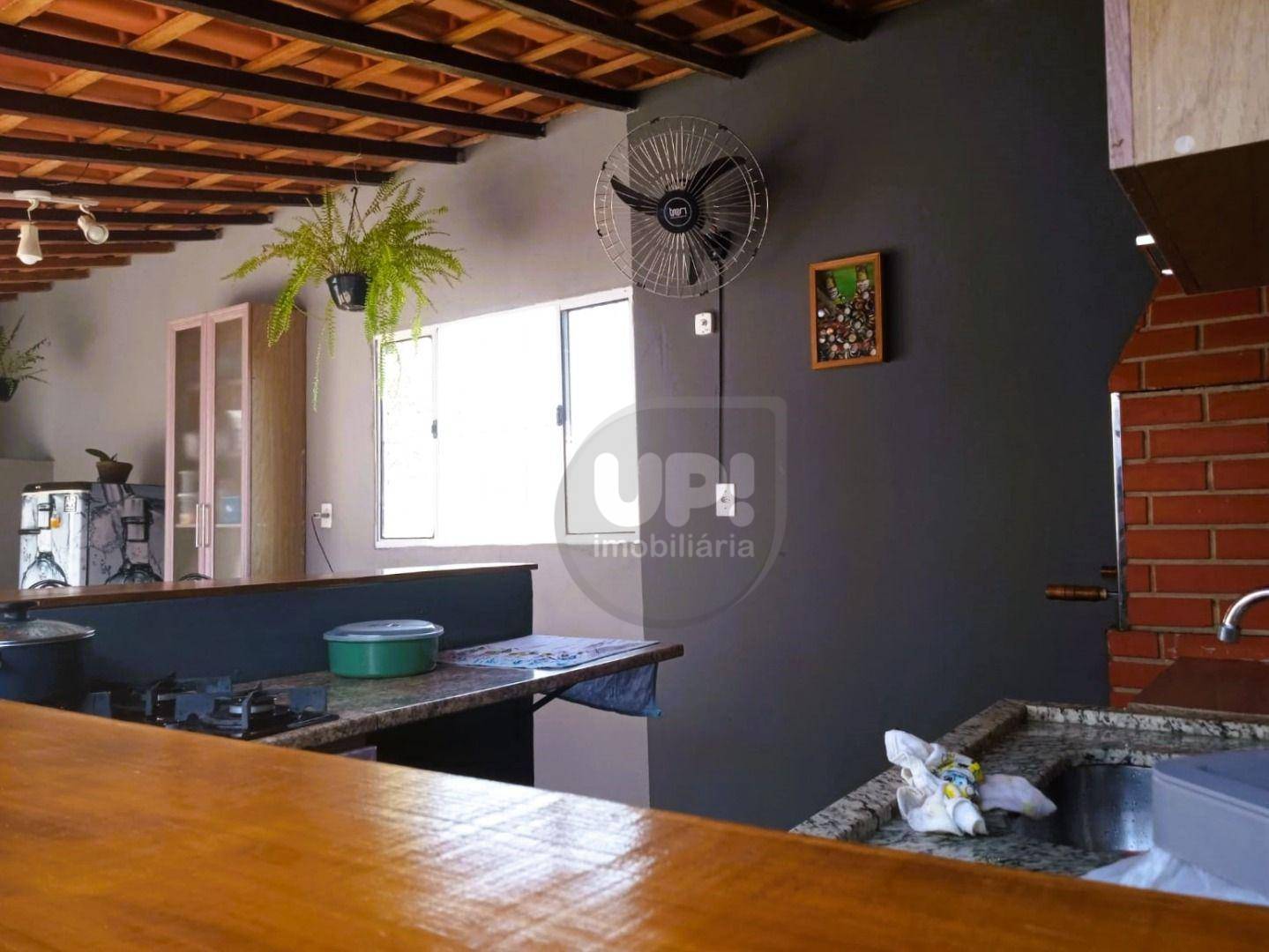 Casa à venda com 2 quartos, 60m² - Foto 18