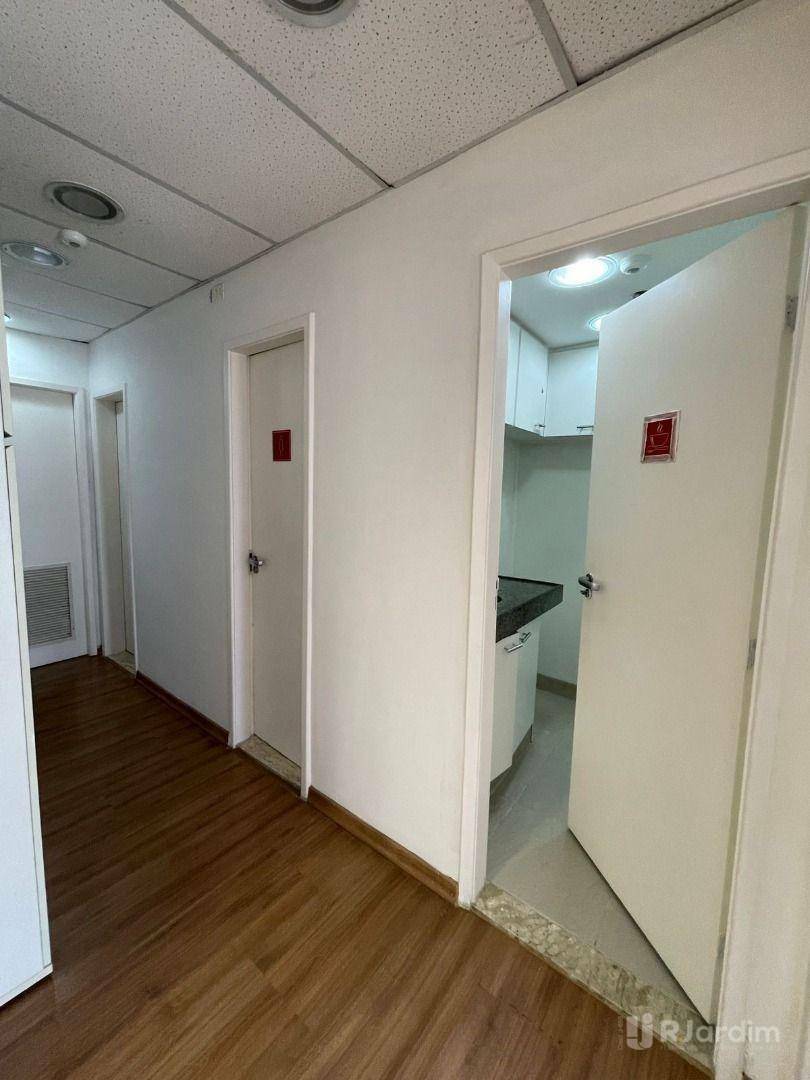 Prédio Inteiro para alugar, 300m² - Foto 18