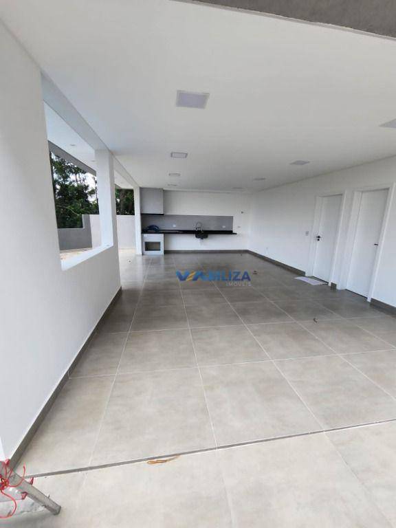 Sobrado à venda com 4 quartos, 300m² - Foto 4