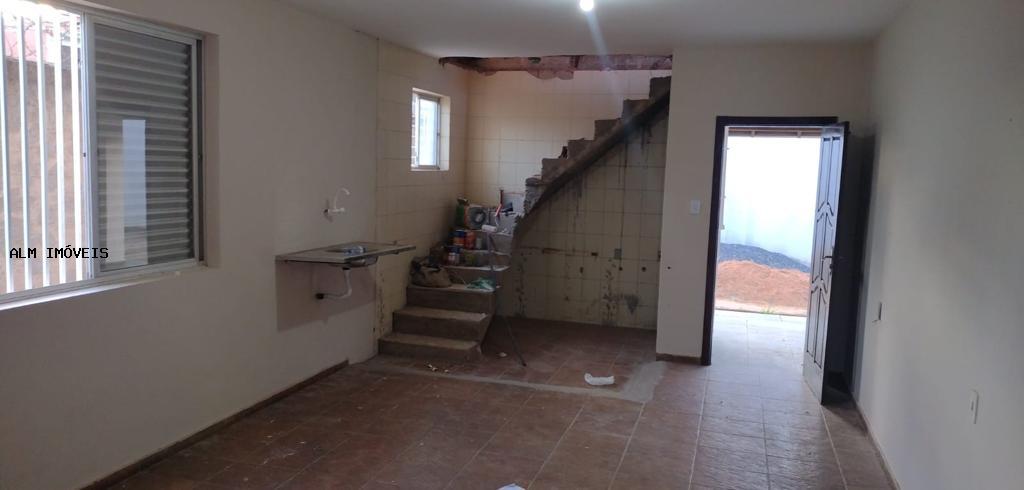 Casa à venda com 3 quartos, 200m² - Foto 4