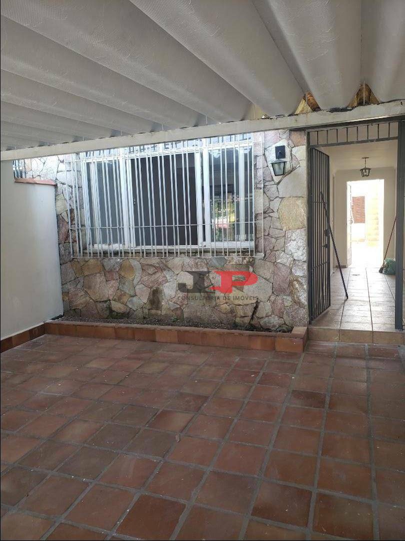 Sobrado à venda e aluguel com 3 quartos, 120m² - Foto 1