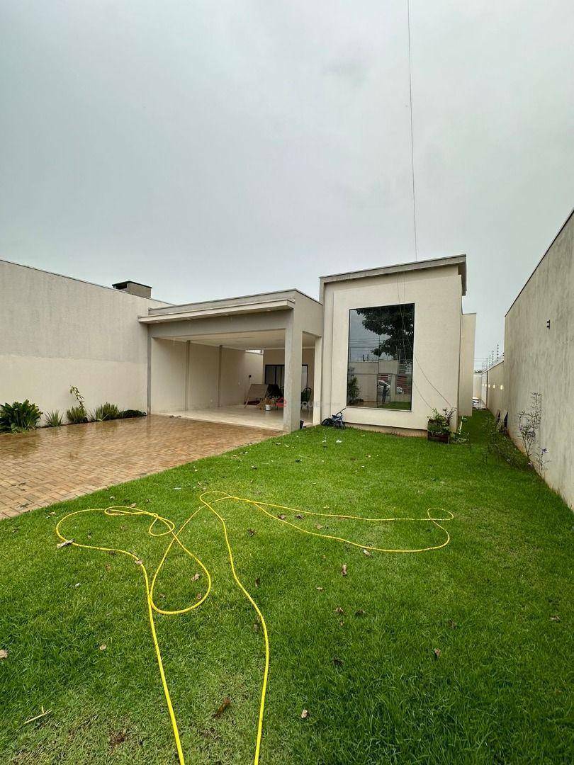 Casa à venda com 3 quartos, 200m² - Foto 2