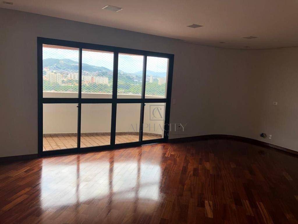 Apartamento para alugar com 4 quartos, 210m² - Foto 3